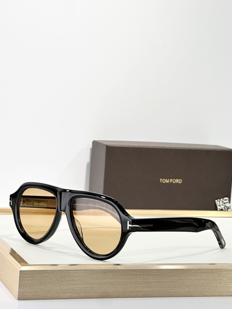 TOM FORD